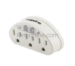 ADAPTADOR TOMACORRIENTE ATERRIZADO CON LUZ DE NOCHE